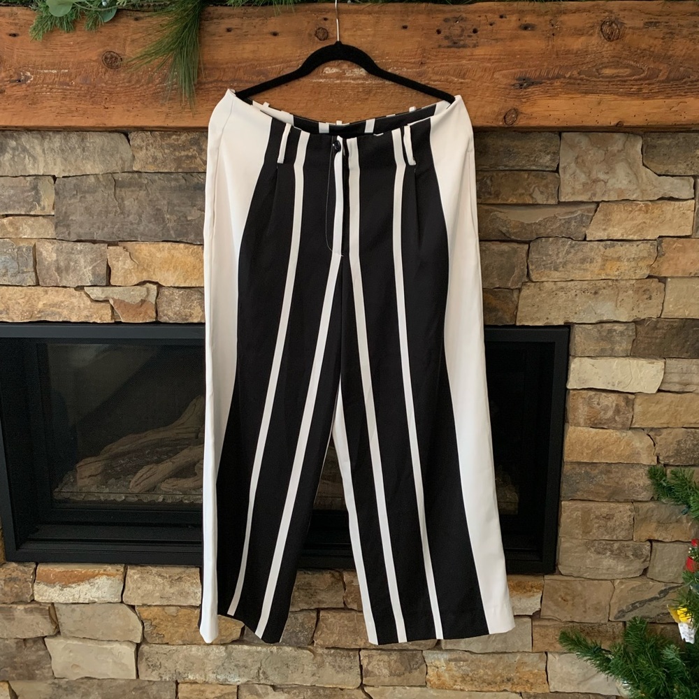 Boston proper dress pants size 10 black and white stripe